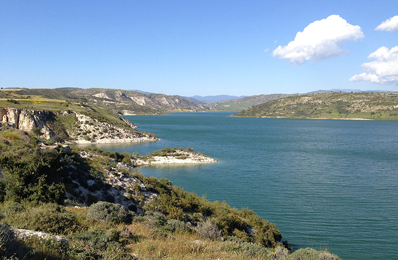Asprokremnos Dam