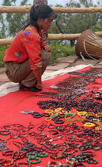 jewelry seller